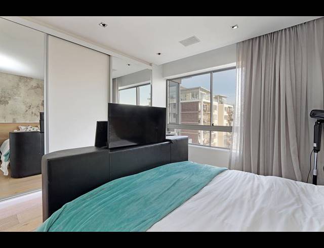 2 BEDROOM PROPERTY TO RENT IN SEA POINT